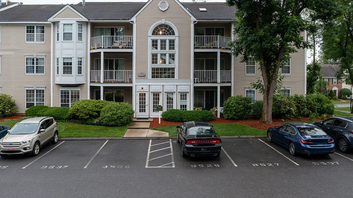 Building Photo - 5 Bernards Rd #5