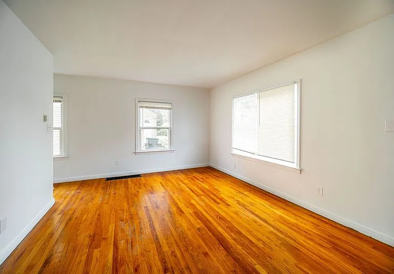 2912 Ruhl Ave — Photo 10