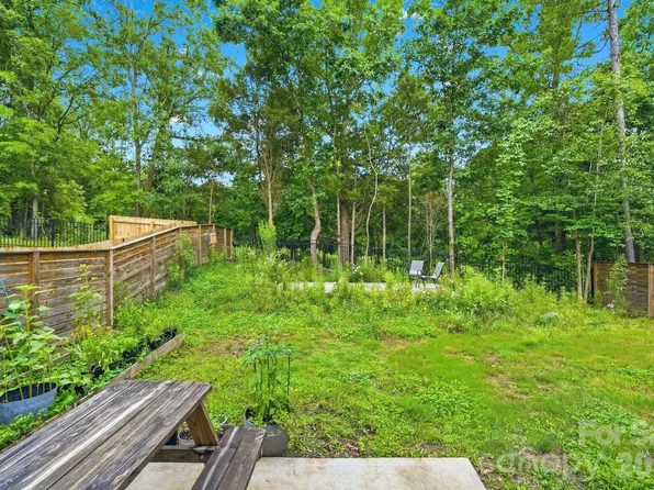 565 Hawley St, Charlotte, NC 28214