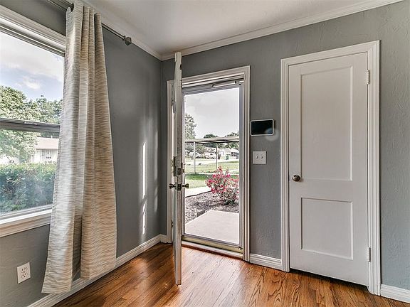4th image of 3016 Somerset Pl