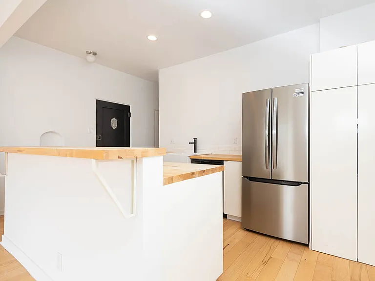 414 N Curson Ave #208 — Photo 10