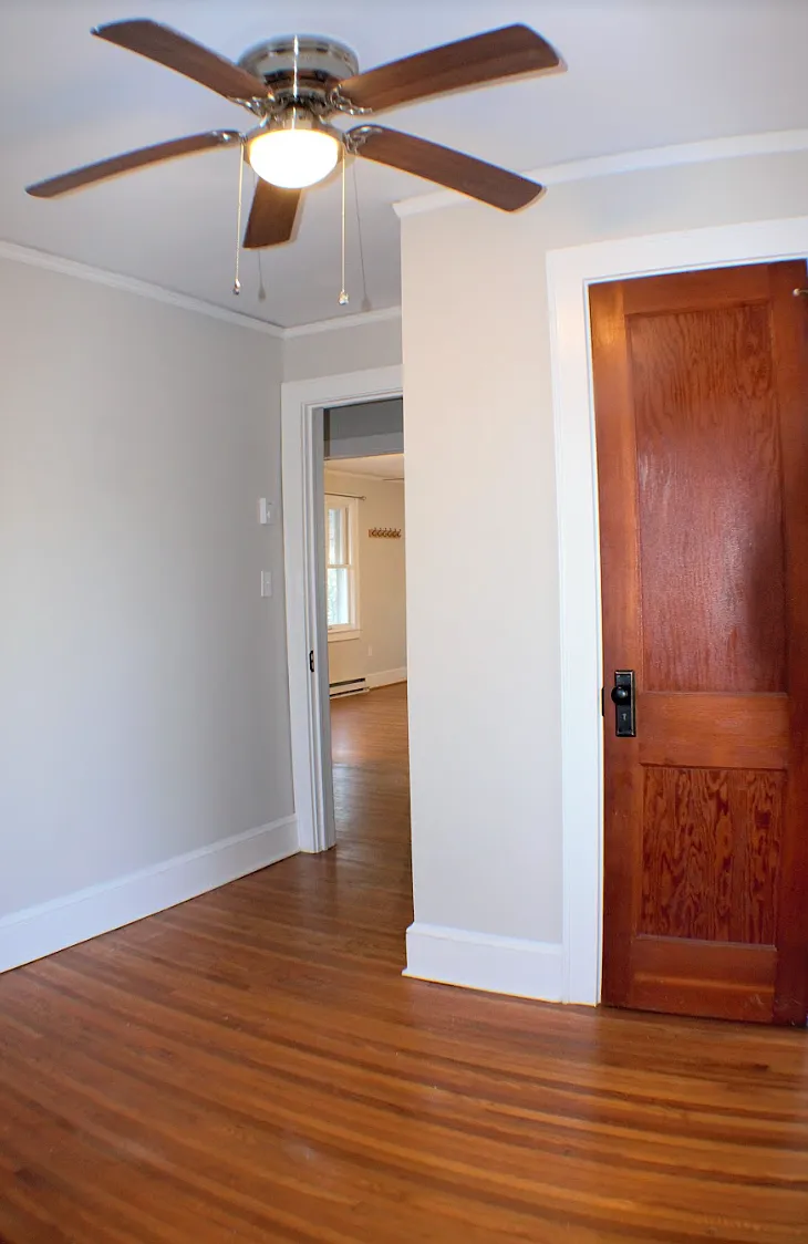 2 bed, 1.0 bath, 720 sqft, $1,300 — Photo 3