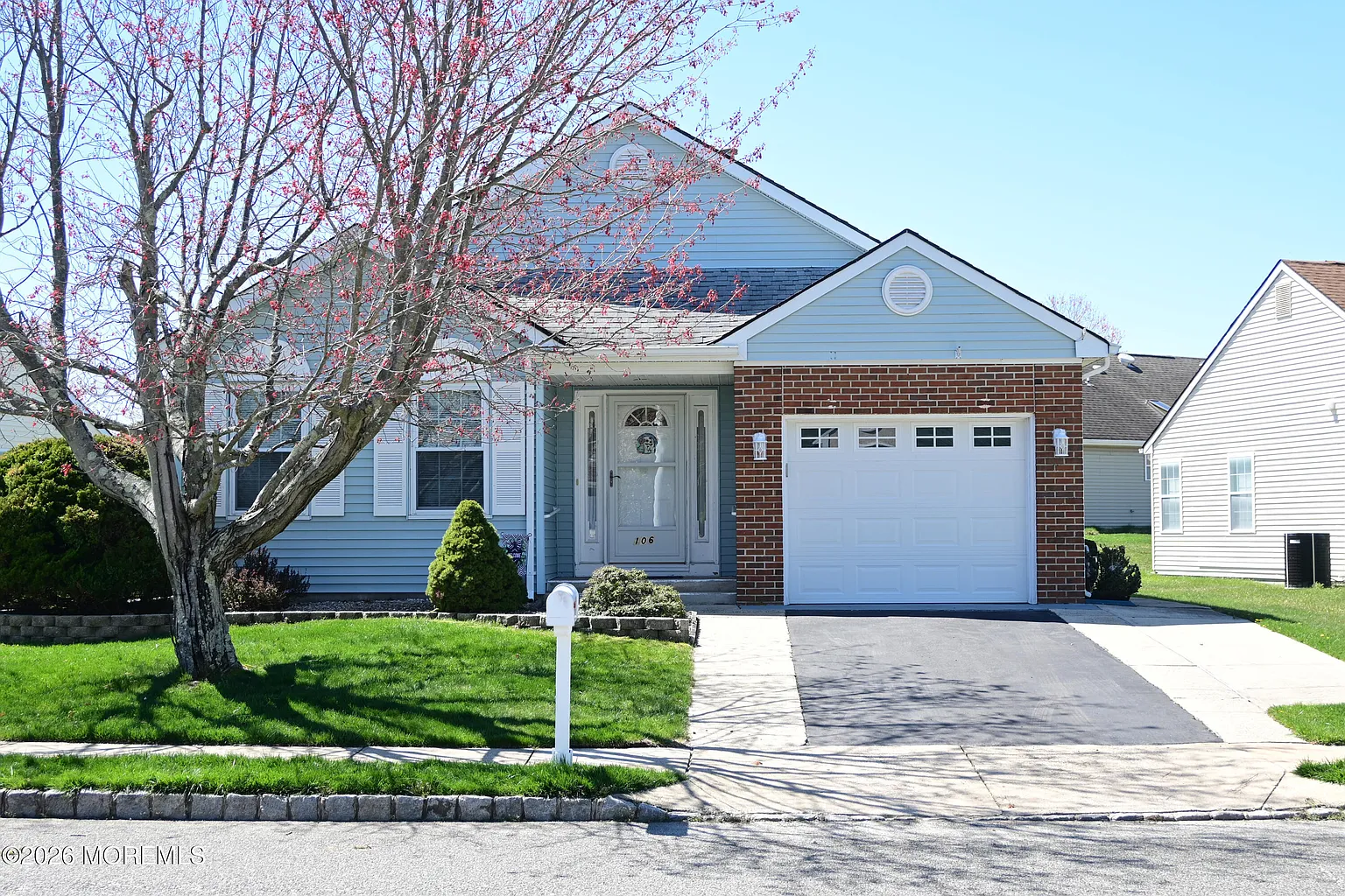 106 Chesterfield Lane photo 1