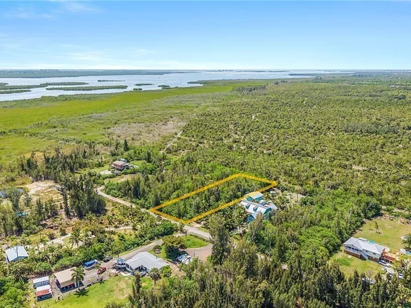 4235 Berkshire Rd, Saint James City, FL 33956