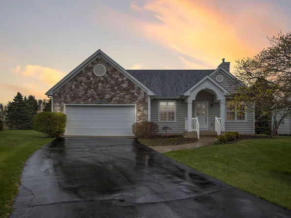 8866 Tamarisk Cir, Richland, MI 49083