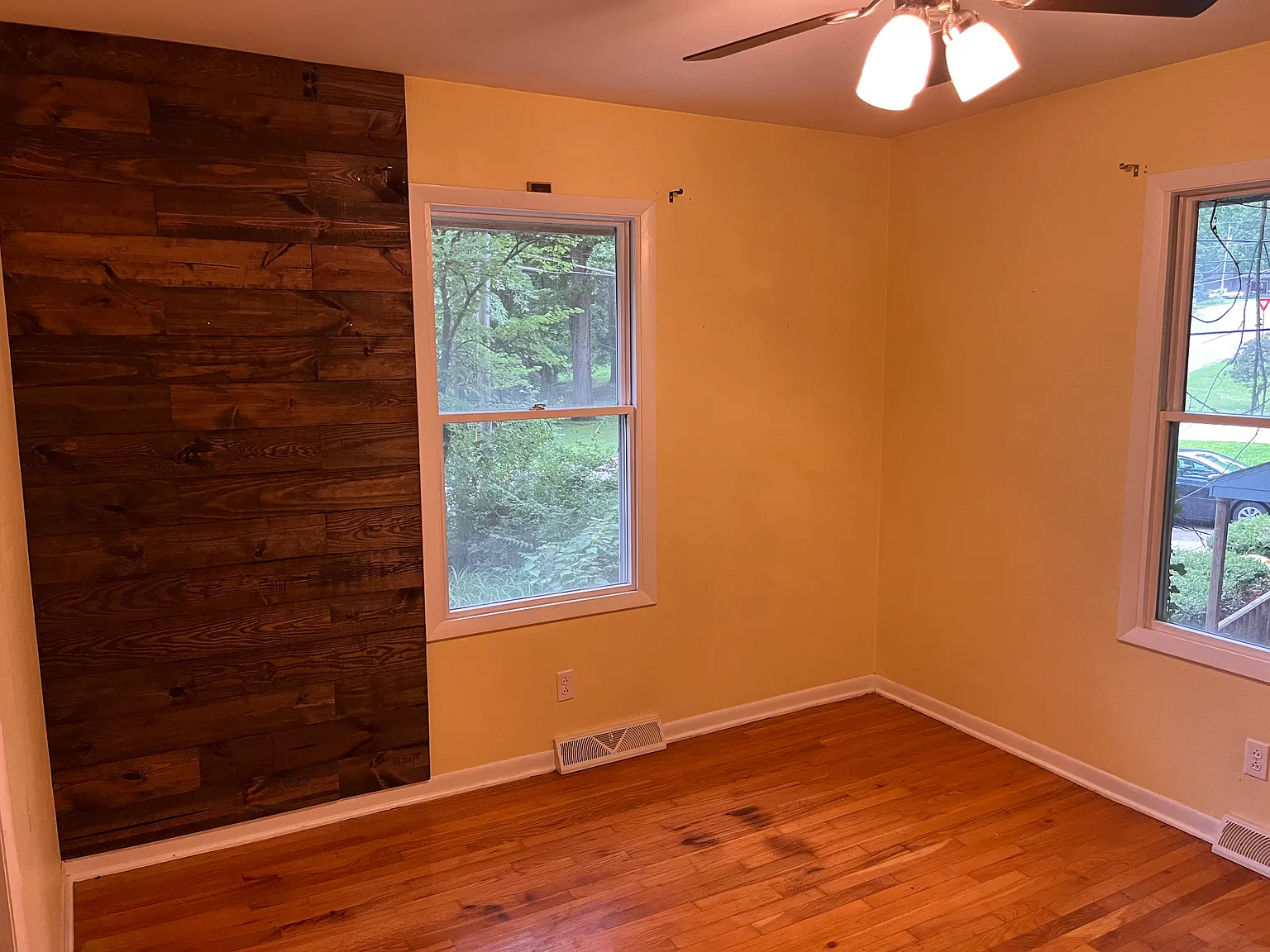 1465 Hemlock Dr — Photo 3