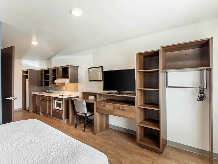 Studio Suite - 1 Queen Bed