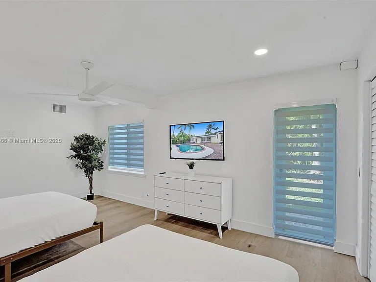725 Harrison St — Photo 62