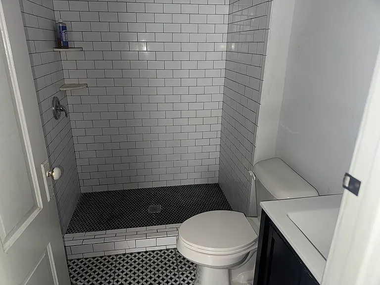 21 W 36th St #A — Photo 4