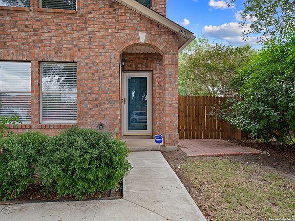 4th image of 7931 BRONZEROCK DR