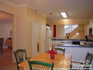 4th image of 116 Eaton St