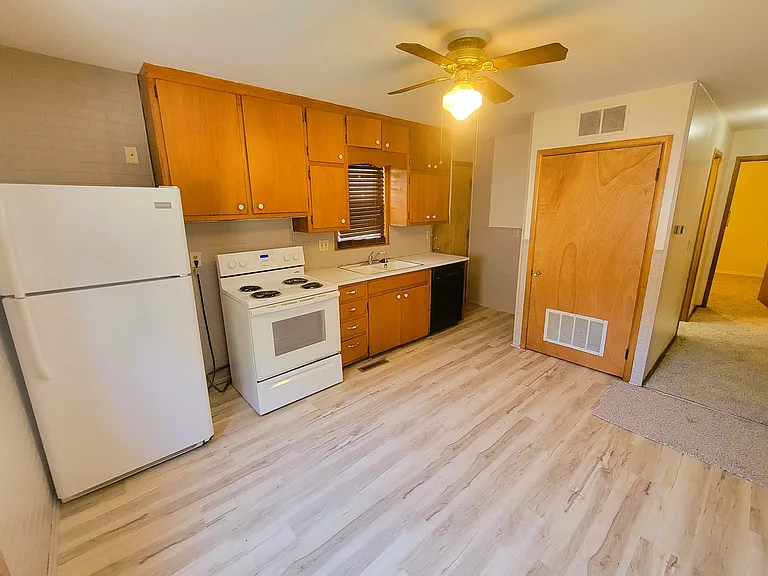 433 N Sheridan St — Photo 6