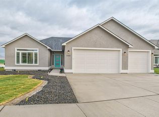 500 Athens Dr W, Richland, WA