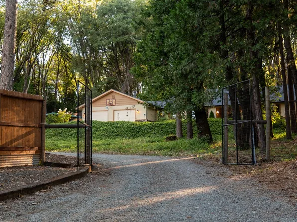 13692 Edgewood Dr, Grass Valley, CA 95945