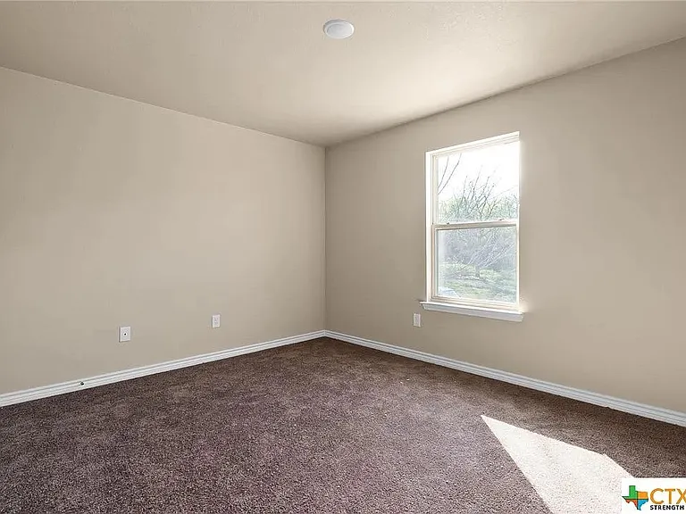 504 Raymond St #B — Photo 10