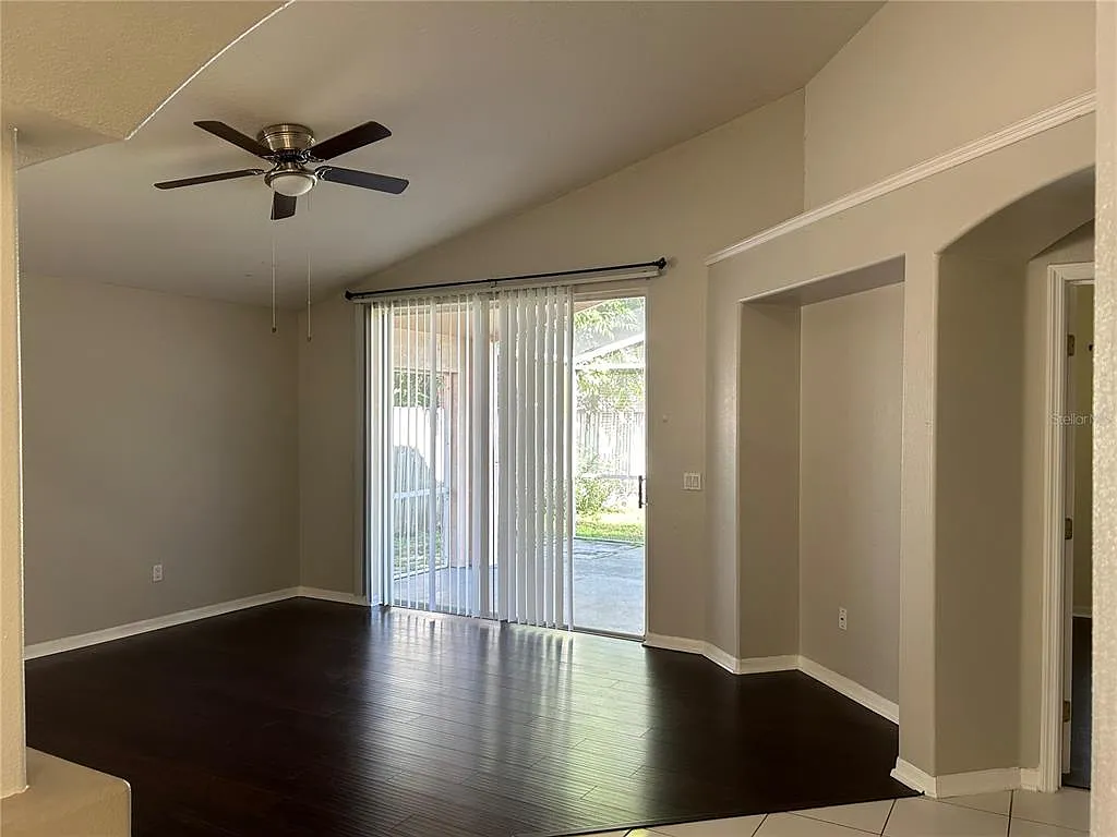 4 bed, 2.0 bath, 1822 sqft, $2,395 — Photo 4