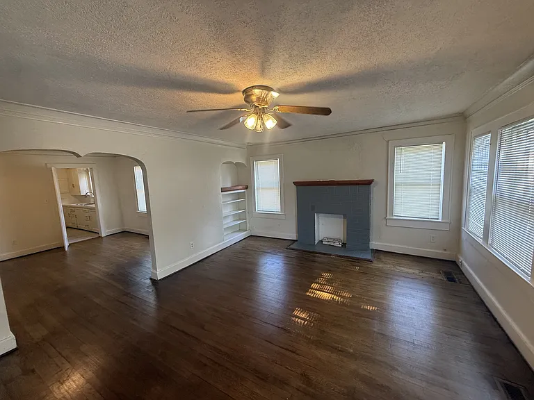 1119 S High School St — Photo 2
