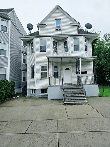 79 Eaton Pl #1 Photo 1