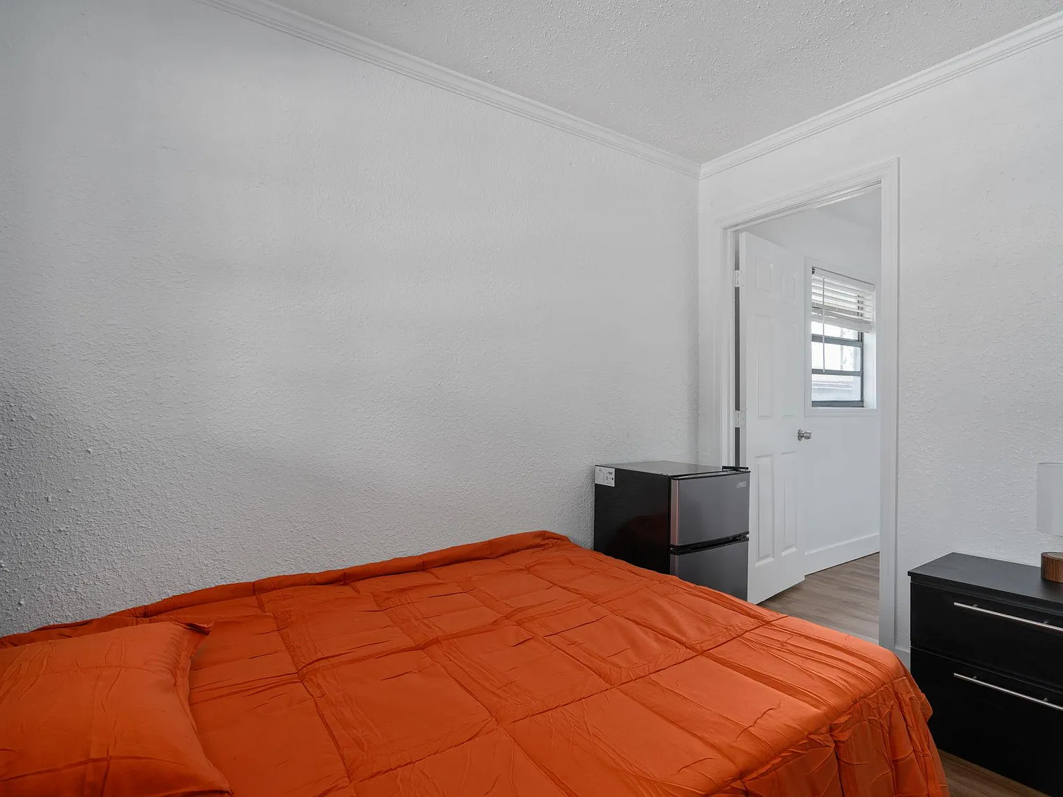 4 bed, 5.0 bath, 1500 sqft, $1,165 — Photo 3