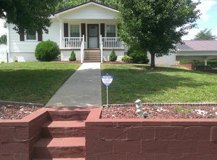 229 Valley St, Sparta, TN 38583