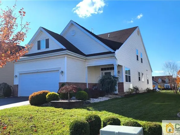 18 Constitution Dr, Monroe Township, NJ 08831