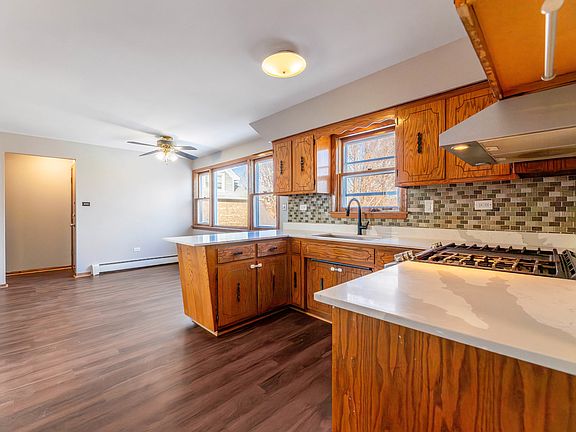 3rd image of 6004 S Keeler Ave #2