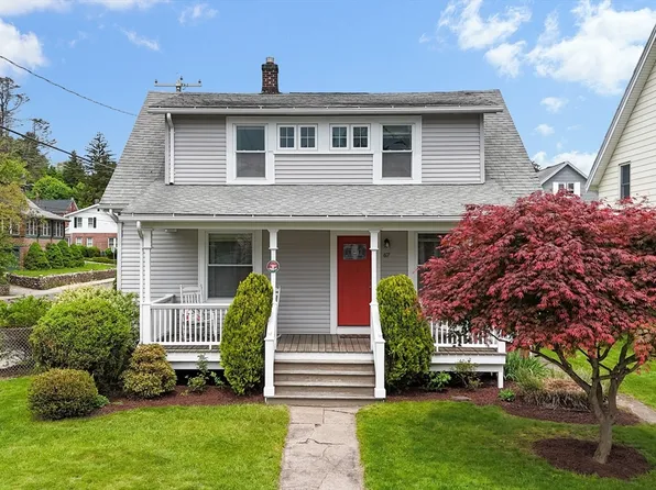 67 Columbus Ave, Holyoke, MA 01040