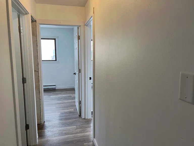 909 Genrich St — Photo 6