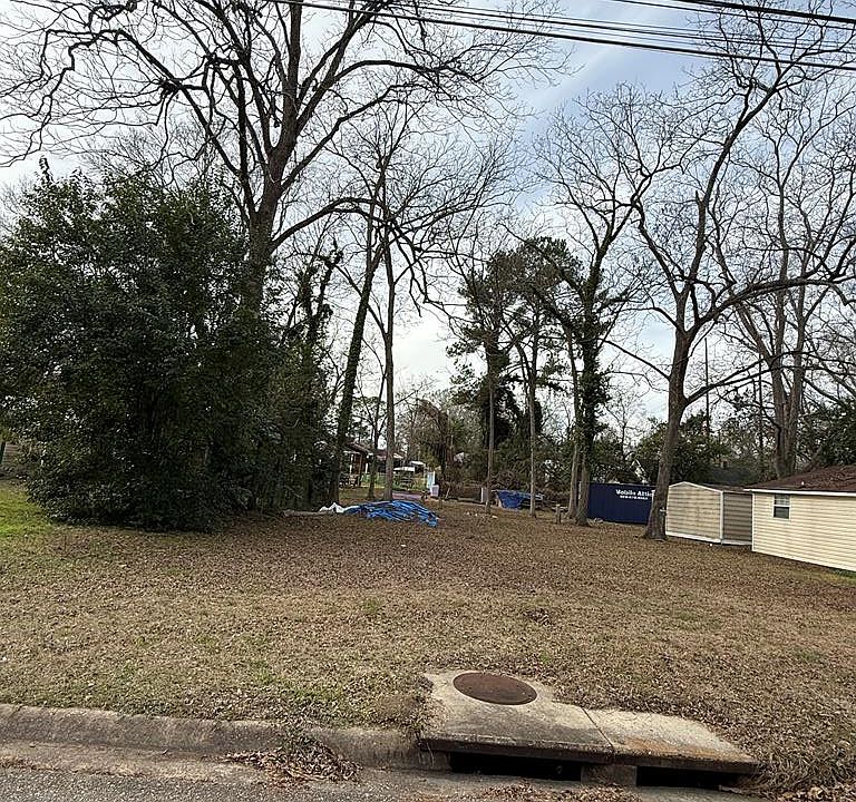 1st image of 607 Blackshear St