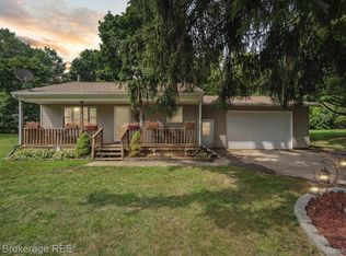 3880 Pleasant St, Dryden, MI 48428