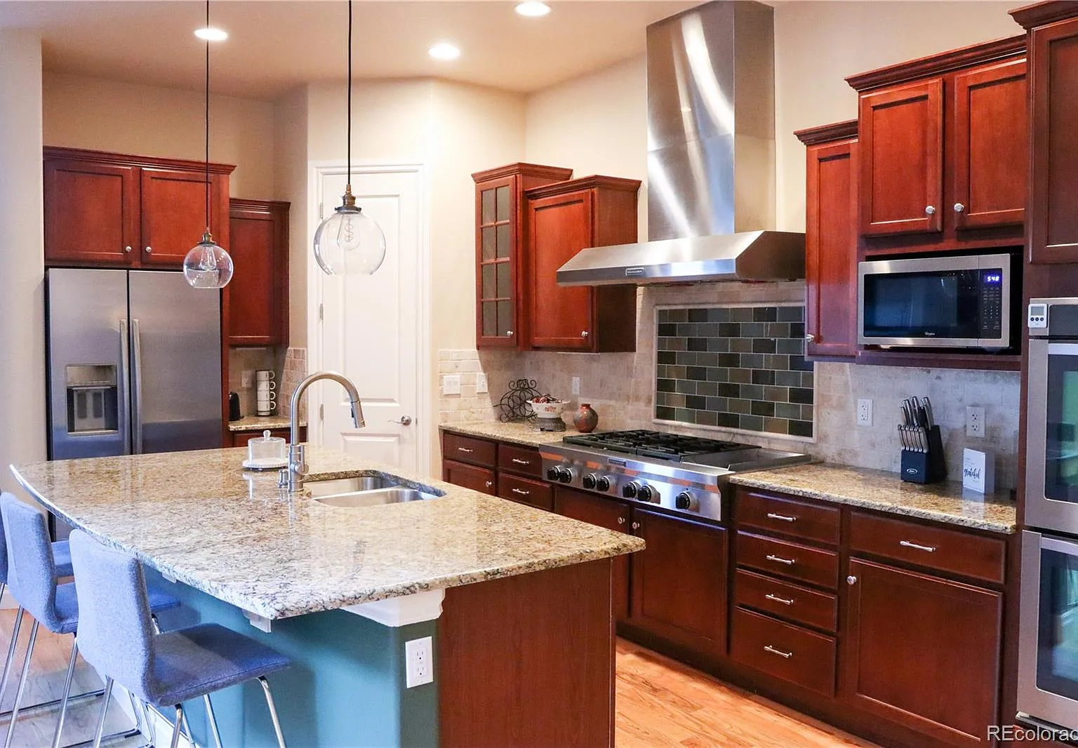 3 bed, 2.5 bath, 2262 sqft, $3,795 — Photo 2