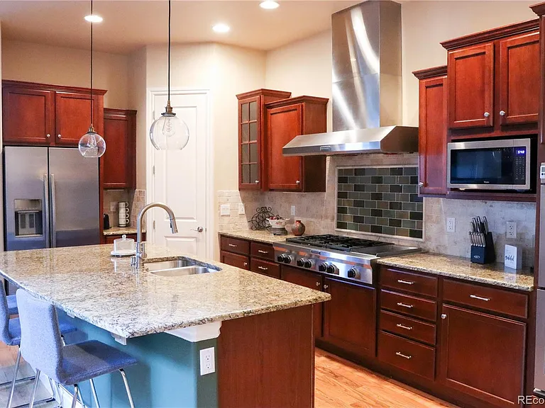 9242 Ridgegate Pkwy — Photo 2