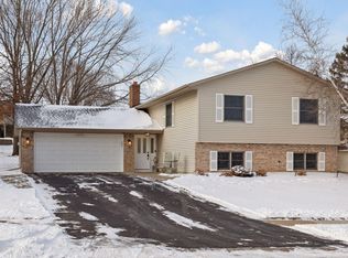 8240 159th St W, Apple Valley, MN 55124