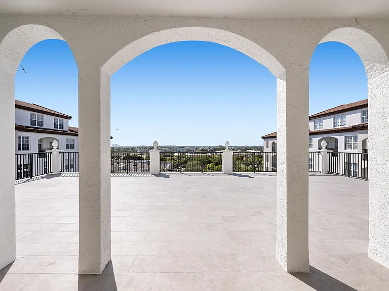 10X Mizner Park — Photo 15