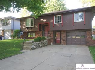 13030 Grand Ave, Omaha, NE 68164