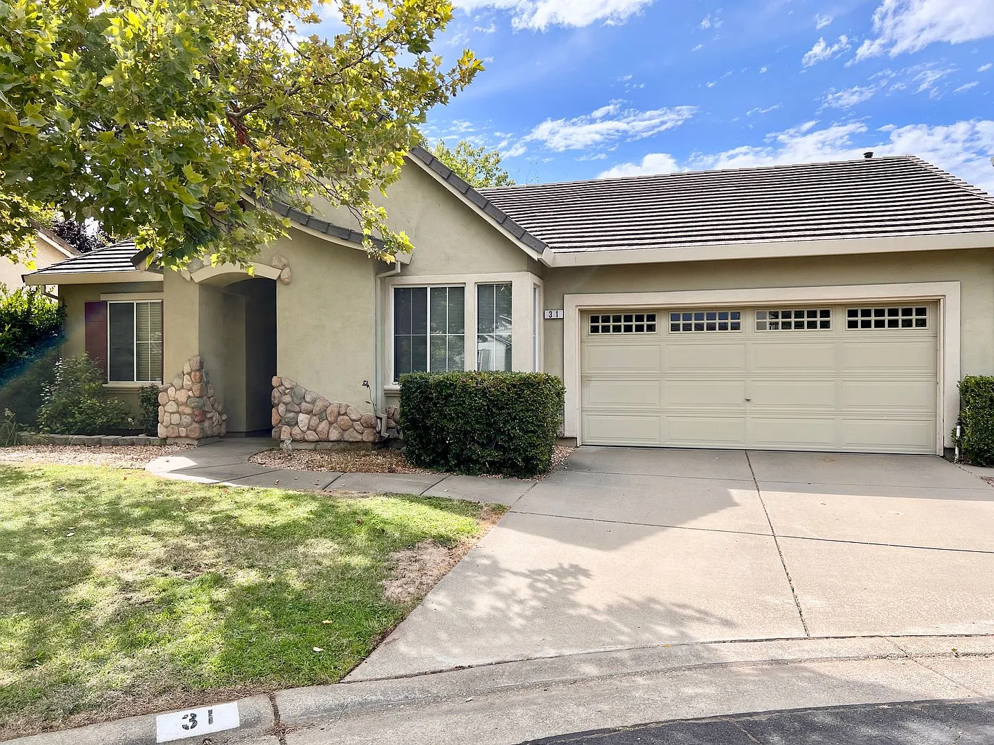 Great Court Location Near Galleria Roseville & Hwy 65 — Photo 2
