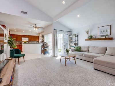 2730 W Segerstrom Ave UNIT B, Santa Ana, CA, 92704