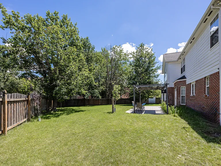 5889 Pebblestream Dr — Photo 2