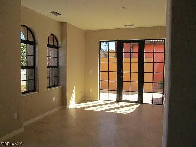 2 bed, 2.5 bath, 1697 sqft, $2,600 — Photo 3