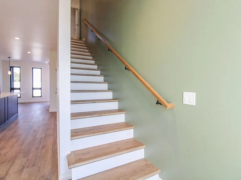 Newly Built Luxury Apartments in San Luis Obispo "Little Italy" — Photo 21