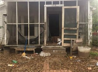 704 Cottonwood St, Crockett, TX 75835