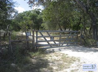 310 Little Oak Rd, Seguin, TX 78155