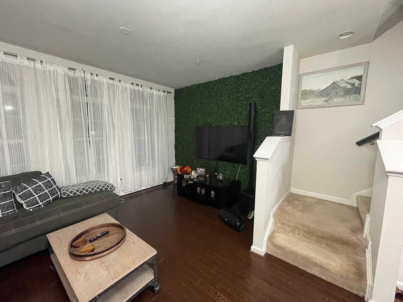 3 bed, 3.5 bath, 1280 sqft, $1,100 — Photo 3