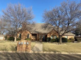 402 Lometa Dr, Plainview, TX 79072