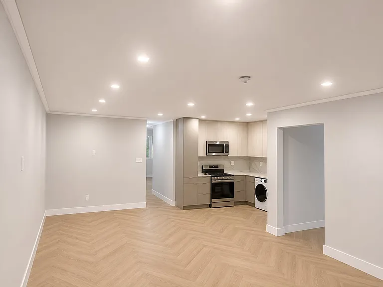2261 E 72nd St #1 — Photo 9