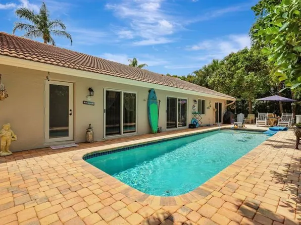 455 Mohawk Ln, Boca Raton, FL 33487