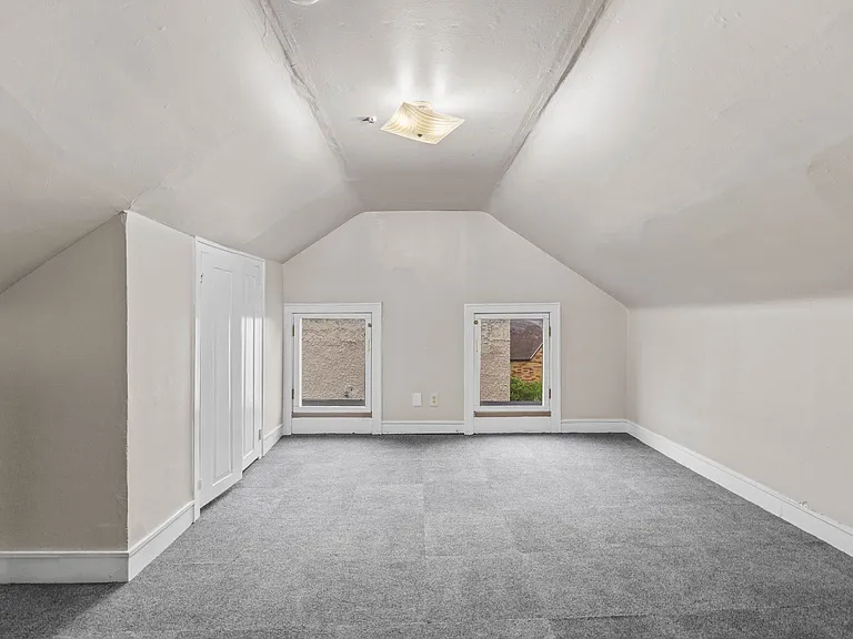 617 E Montgomery St — Photo 8