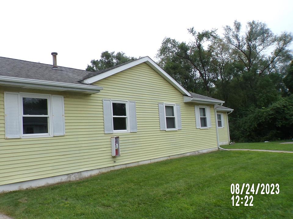 1st image of 370 Admiral Ave #2