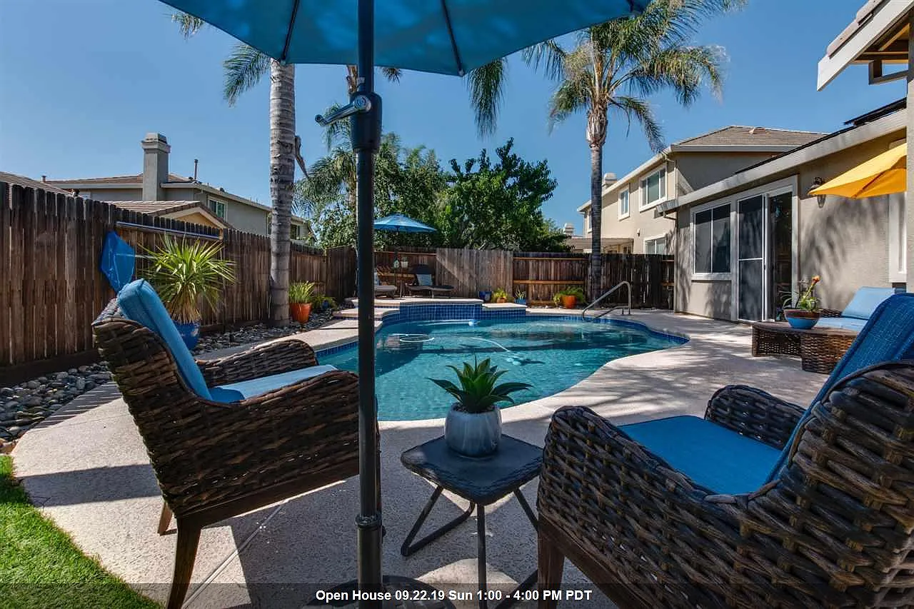 497 Barcelona Dr photo 1