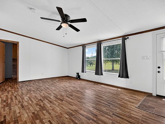4th image of 6 Preston Ln